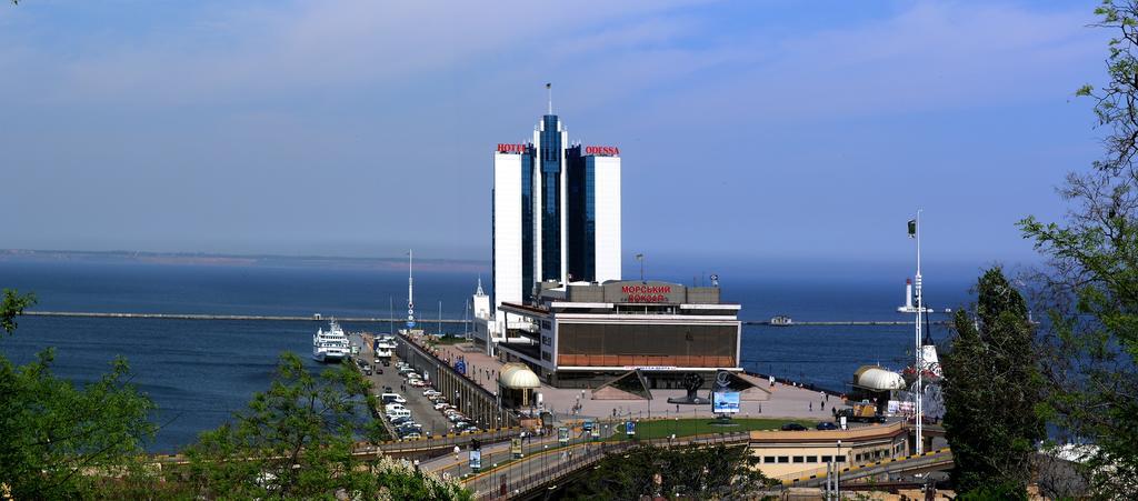 Shestaya Zhemchuzhina Odesa Exterior photo